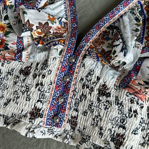 Deep V Frill Short Sleeve Top Cropped Shirt in "My Folk Art Heart" print - Picture 14 of 16